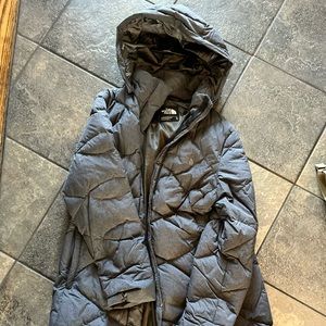 The North Face woman’s grey down coat xL